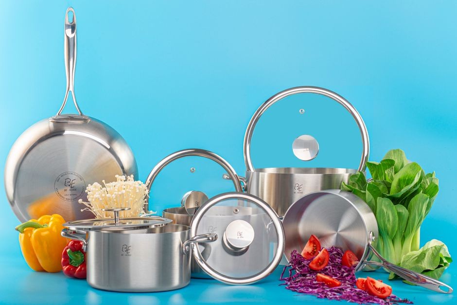 Peralatan masak alternatif yang aman seperti stainless steel dan keramik untuk dapur rumah