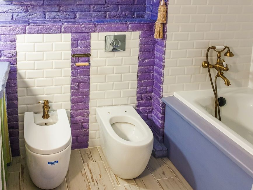 Semprotan air bidet pada kloset modern sebagai alternatif bersih dan higienis dibanding tisu kering