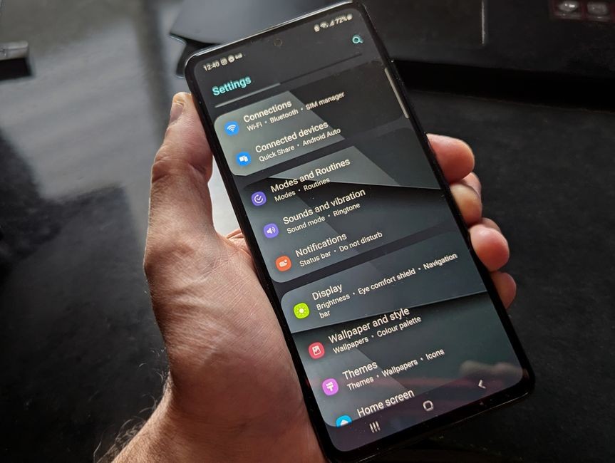 Ikon roda gigi menu pengaturan Android sebagai gerbang mematikan iklan