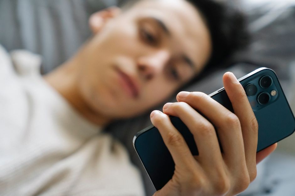 Sinyal WiFi lemah membuat ponsel kesulitan terhubung di sudut rumah