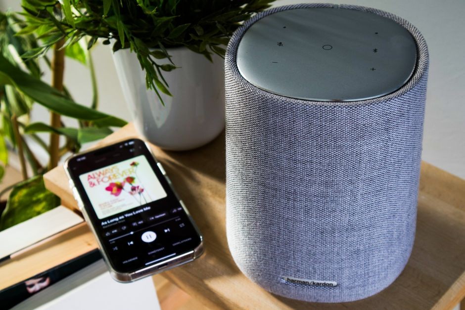 Ponsel memutar gelombang suara frekuensi rendah untuk menggetarkan membran speaker