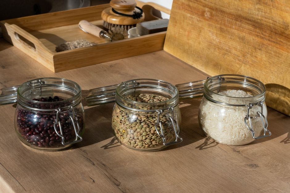 Wadah toples kaca kedap udara untuk penyimpanan bahan pangan di dapur