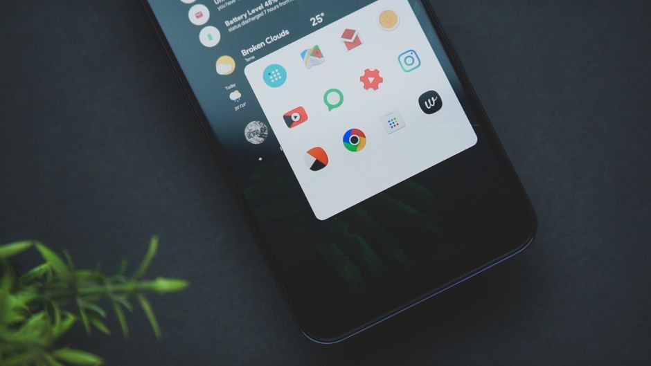 Menu pengaturan aplikasi dan baterai pada ponsel Android