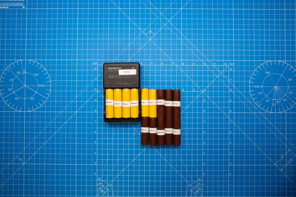Sirkuit internal baterai lithium dan komponen termal perangkat elektronik