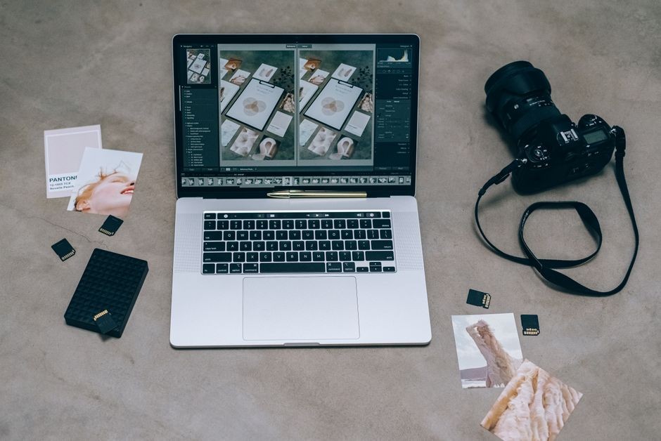 Ilustrasi galeri foto Google Photos yang dikonversi ke format hemat ruang penyimpanan