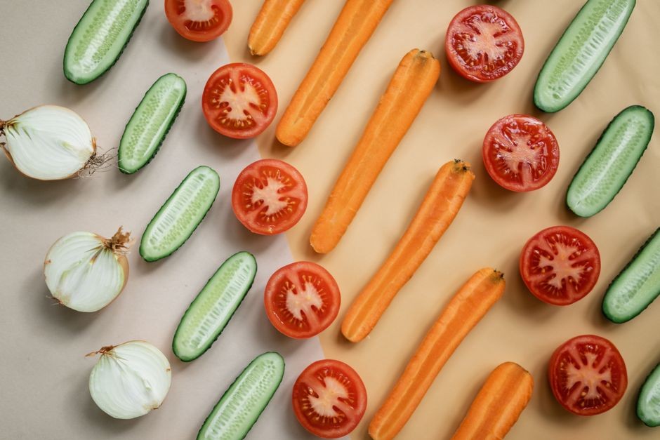 Bahan makanan segar kaya vitamin dan mineral untuk menjaga daya tahan tubuh